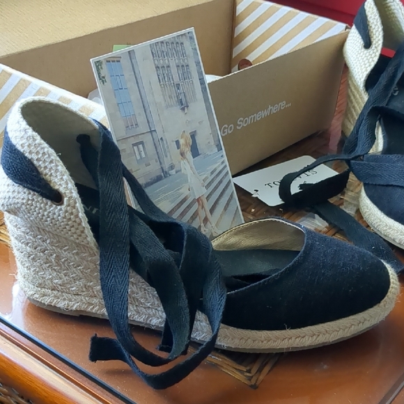 Women's Black Espadrille Sandals - Picture 3 of 10